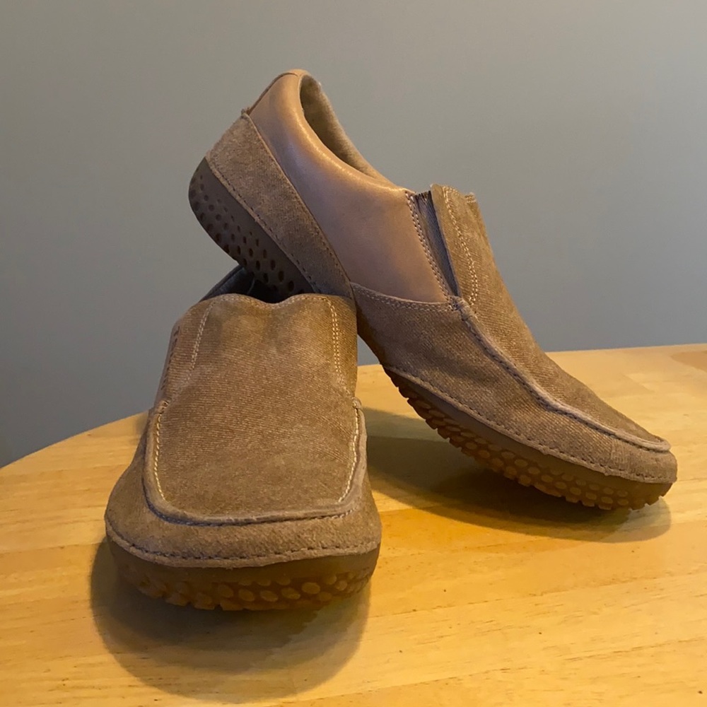 Tsubo men’s size 9 (US) genuine leather slip on shoes with woven fabric toe